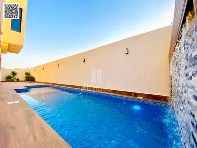 Freehold .Modern villa on a main street,No service fees
