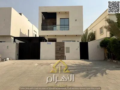 فرصة مميزة لامتلاك فيلا جديدة بتشطيبات راقية وموقع استثنائي في المويهات 2، تقع بجانب المسجد مباشرة وارتداد أمامي واسع يقارب 10 متر