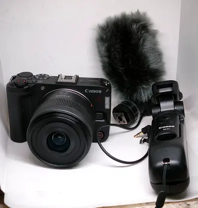 Canon R50 V Creator Package | 4K Video Camera Setup