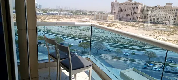 استوديو غير مفروش مع شرفة في الطابق السادس