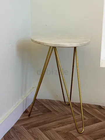 Small round side table with marble top and gold hairpin legs