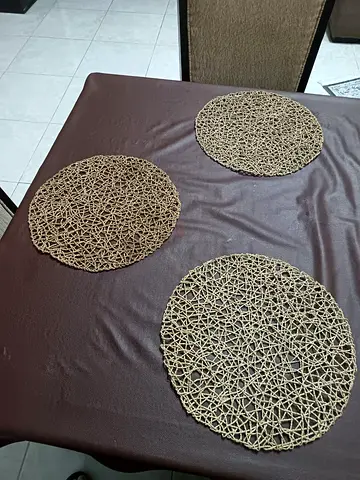 6 Round Woven Pressed-Look Placemats (Quick Sell)