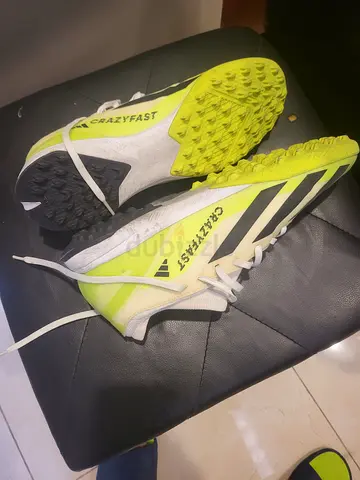 Professional soccer training boot