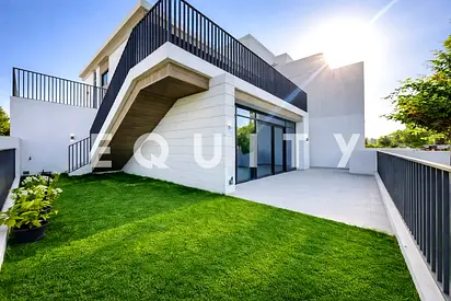 Fountain Backing | Large Plot | Genuine Listing
