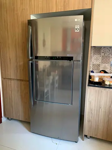 LG refrigerator smart inverter door indoor