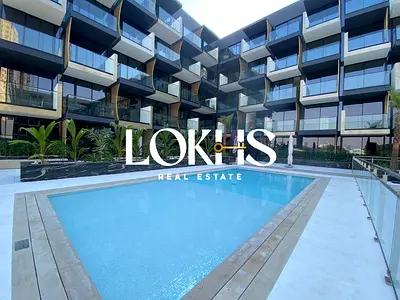 Fully Furnished | 4 Cheques | Close to Mall