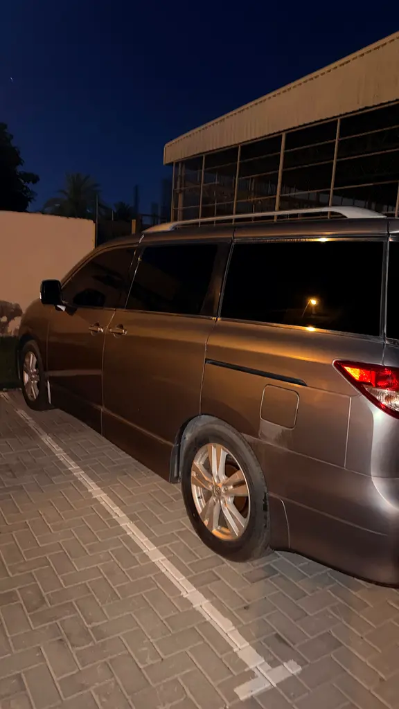 Nissan Quest 2012 — photo 1 of 9