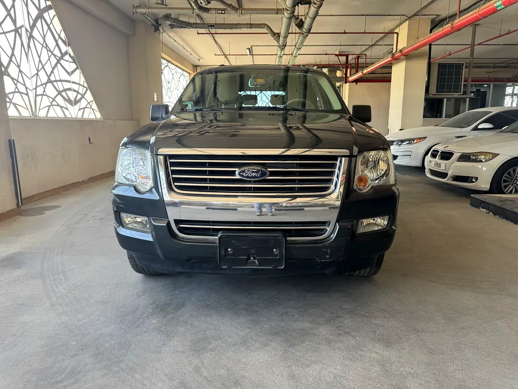 Ford Explorer 2010 — photo 1 of 19