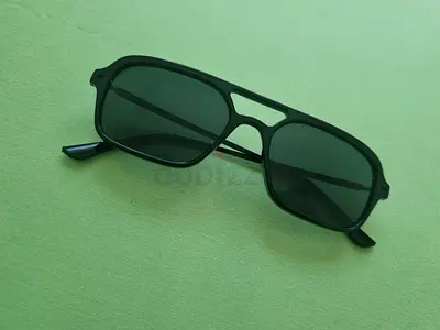 Black Unisex Sunglasses - Classic Rectangular Frame