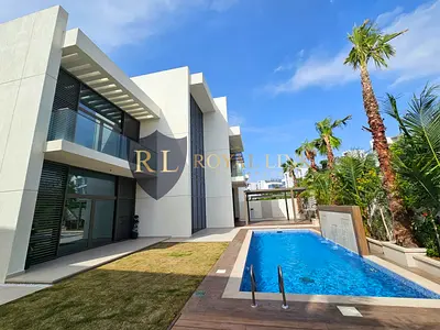 Luxury 5BR Villa | Fully Upgraded | Private Pool