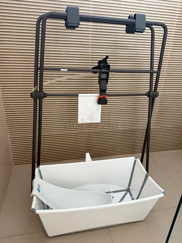 Stokke bath stand and tub plus newborn