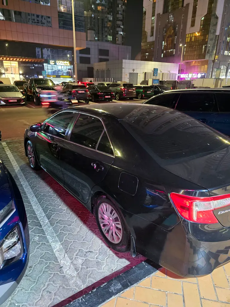 Toyota Camry 2014 — photo 1 of 5