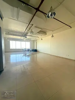 1200 sqft)Spacious Bright Ready Office SIT Tower 120k