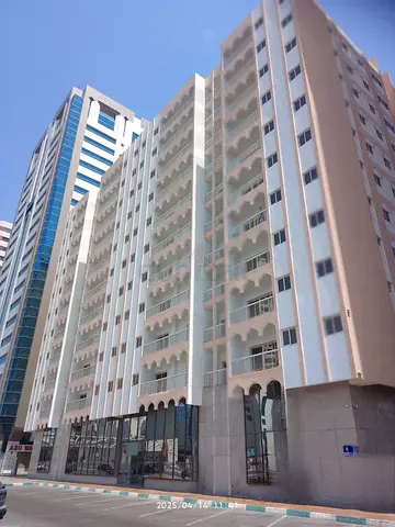 3 Bedrooms Big Spaces With Balcony