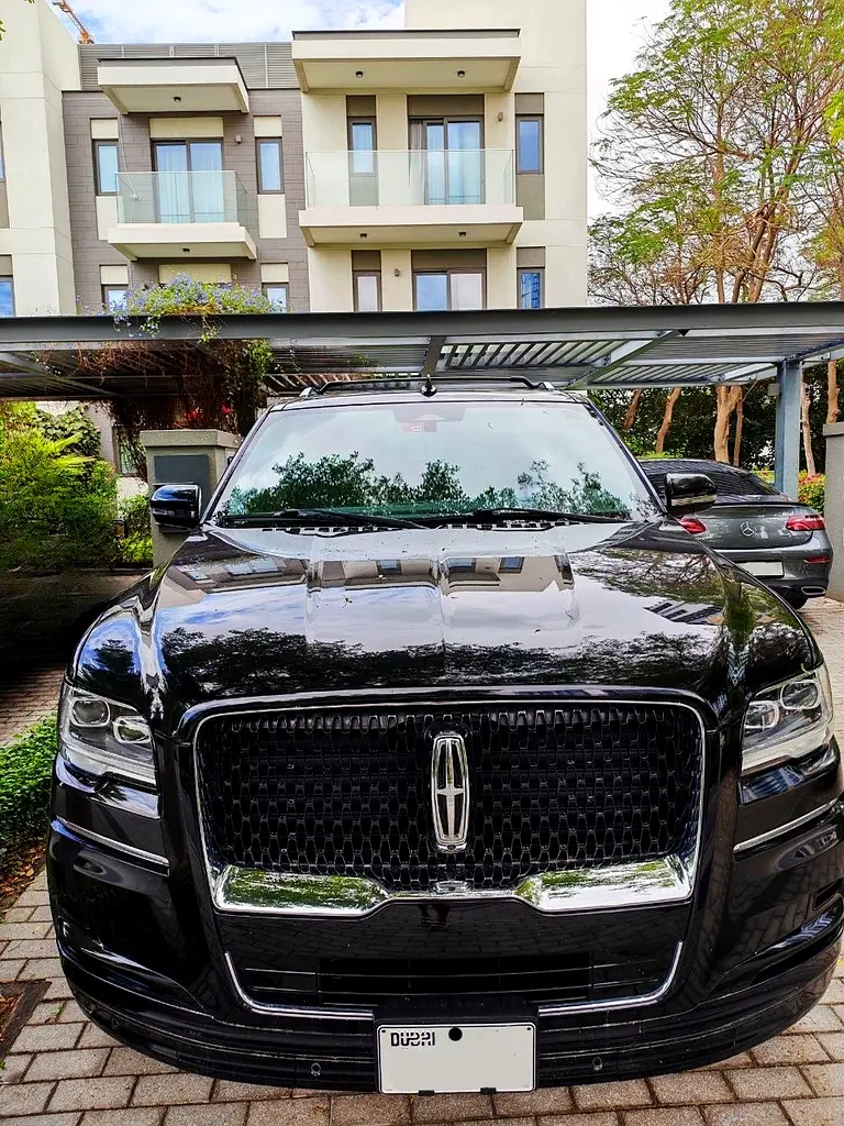 Lincoln Navigator 2022 — photo 1 of 8