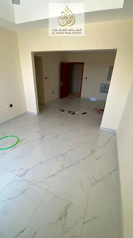 Apartment 3 behind the Chinese market, two bedrooms, living room, two bathrooms, excellent size