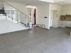 Spacious Corner Unit with 1 Month Stay Free