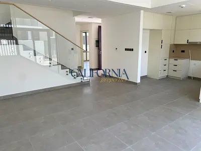 Spacious Corner Unit with 1 Month Stay Free