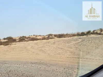 للبيع ارض سكني بالشارقة منطقة البليده 1 موقع مميز جدا علي شارع 24 متر مربع قريب الحديقة والمسجد