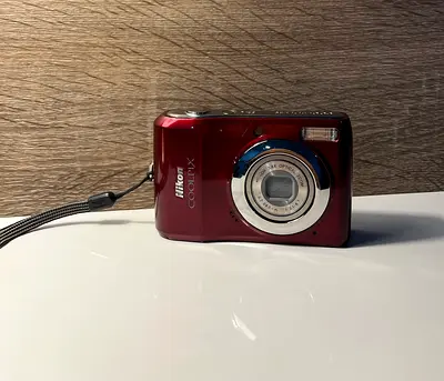 Nikon Coolpix compact digital camera - red, good working condition