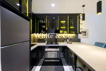 Vacant | Fully Upgraded | Great Amenities