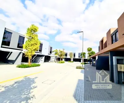 Like New Luxury 2BR Specious Townhouse in Modern Community All Amenities