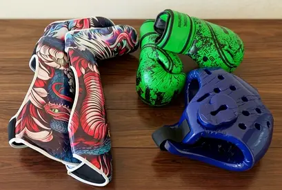 Boxing gloves, head guard and legs wraps set - ONLY USED ONCE