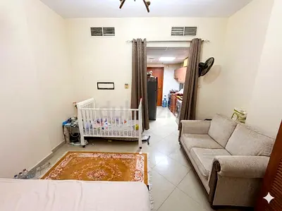 Fully furnished Studio Flat on Monthly Rent basis! Opposite Sahara Center! No Commission!