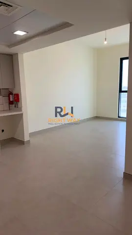 Reeman Living Big Layout 1 BR Apartment