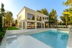 Fully Upgraded 6 Bedroom I Vacant on Transfer