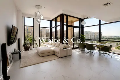 Corner unit I Panoramic view I Upgraded