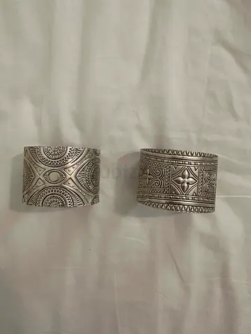 Wide cuff bracelet