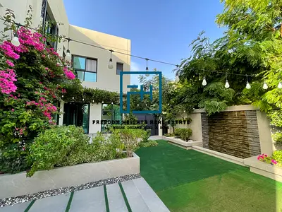 فيلا فاخرة مكونة من 5 غرف نوم مفروشة بالكامل مع مسبح خاص متاحة للبيع في مدينة الشارقة المستدامة