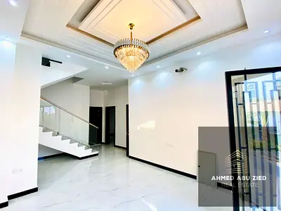 5 master bedrooms, large living room, luxurious majlis (formal sitting room), fully equipped kitchen, multiple bathrooms, separate maid's room, privat