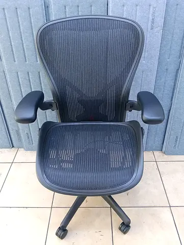 For selling Herman Miller chair aeron chair.good condition only little use
