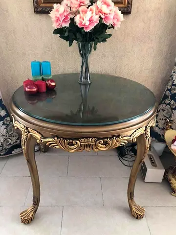 Antique-Style Round Side Table with Glass Top