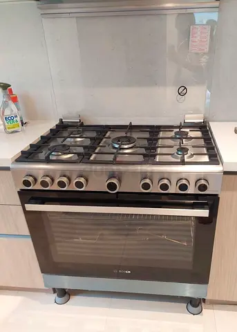 Free Delivery- BOSCH 5-Burner Full Gass With Fan Oven Cooking Range 90x60 CM