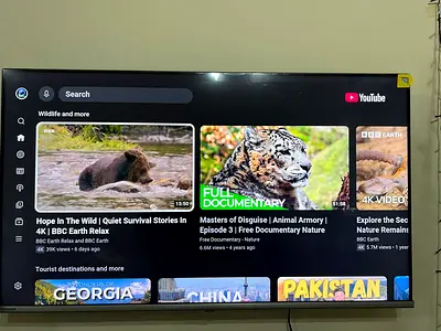 43 Smart LED Toshiba TV in Good Working Condition still in warranty