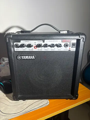 Yamaha GA-15 20 WATT Practice Guitar Amplifier - Compact, Good Condition