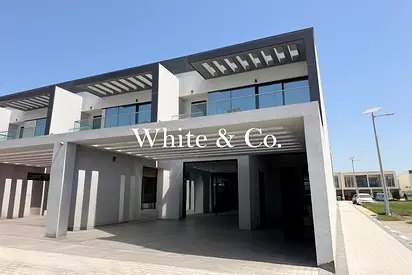 Corner Unit | Vacant on Trans | 2,719 BUA