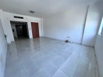 🏢 استديو للإيجار عجمان أبراج الفالكون الراشدية 2 مساحة كبيرة تكييف مركزي اطلالة ممتازة بسعر 23000 درهم