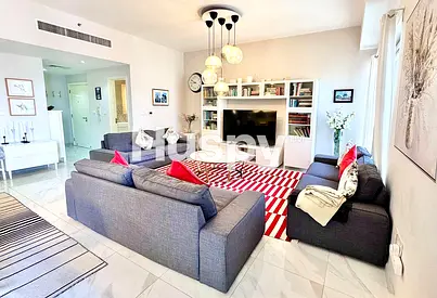 Upgraded | Marina View | Vacant