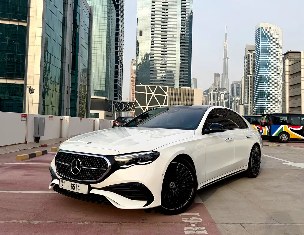 Mercedes-Benz E-Class 2024 — photo 1 of 13