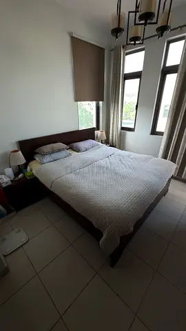 King Size Bed With 2 Side Tables With Vanity