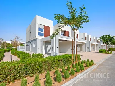 Spacious 4BHK | Private Garden | Vacant Soon