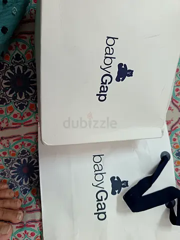 BabyGap gift box and shopping bag - good condition