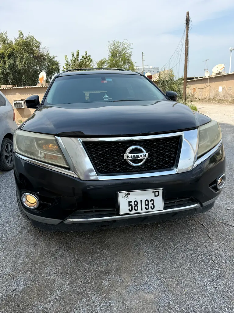 Nissan Pathfinder 2015 — photo 1 of 7