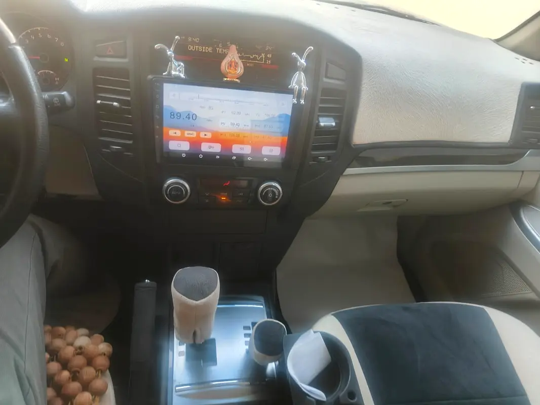 Mitsubishi Pajero 2012 — photo 1 of 10