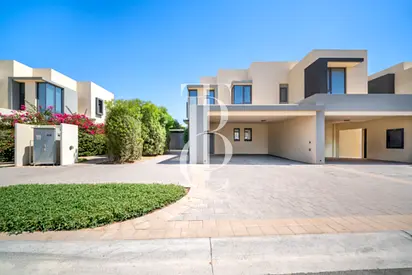 Corner TH | Available Mid-July | Greenbelt