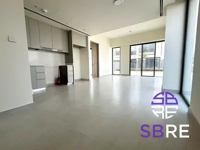 Corner Unit | Next to Park | Sleek Type | 4BR + M